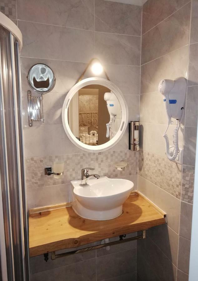 Addu' Ninucc' Hotel Наполи Екстериор снимка