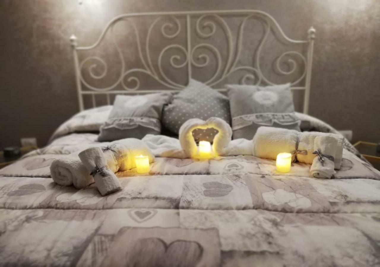 Addu' Ninucc' Hotel Наполи Екстериор снимка