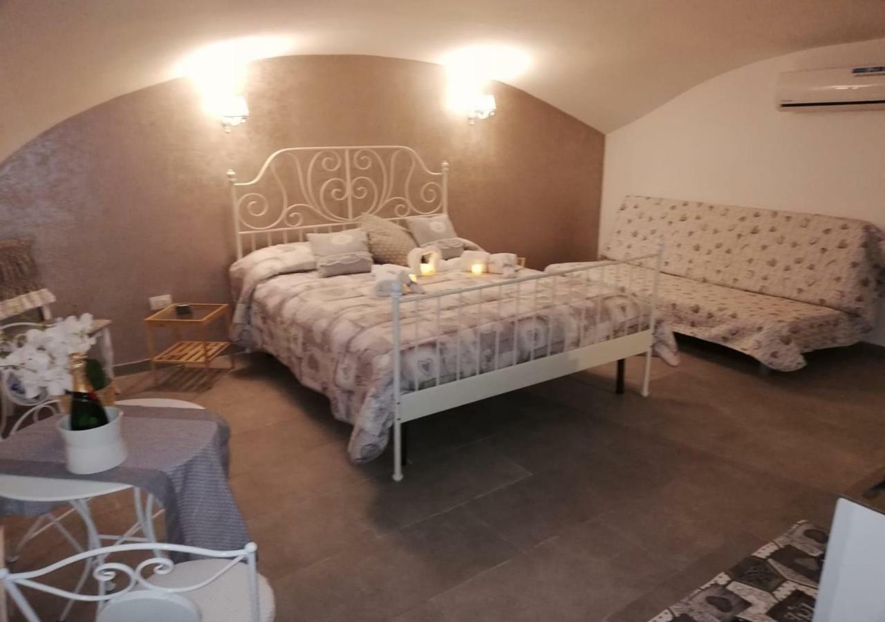 Addu' Ninucc' Hotel Наполи Екстериор снимка