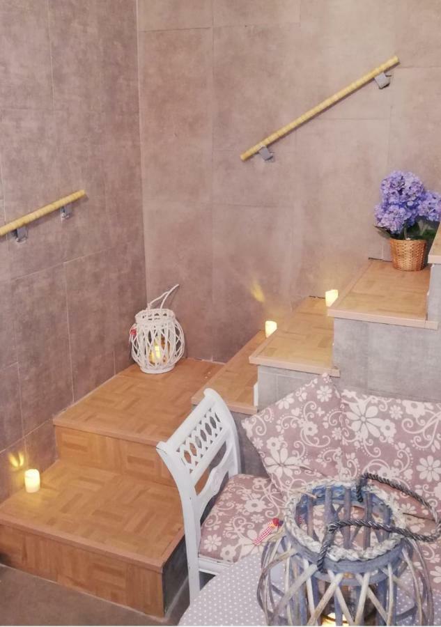Addu' Ninucc' Hotel Наполи Екстериор снимка