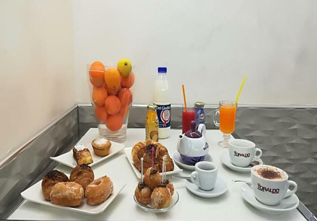Addu' Ninucc' Hotel Наполи Екстериор снимка