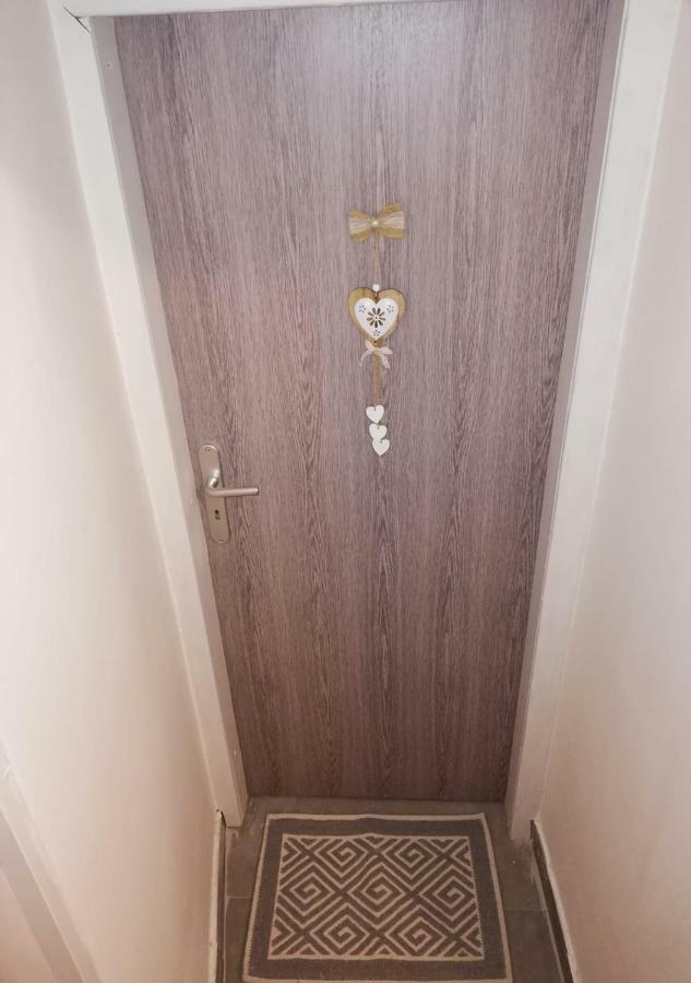 Addu' Ninucc' Hotel Наполи Екстериор снимка