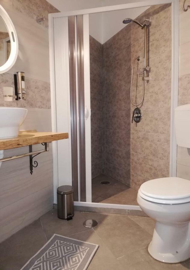 Addu' Ninucc' Hotel Наполи Екстериор снимка